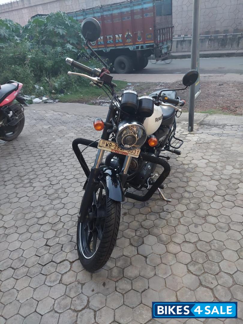White Royal Enfield Thunderbird X 350
