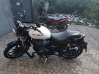 White Royal Enfield Thunderbird X 350