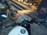 White Royal Enfield Thunderbird X 350