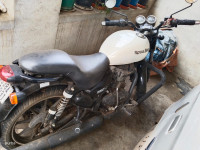 White Royal Enfield Thunderbird X 350