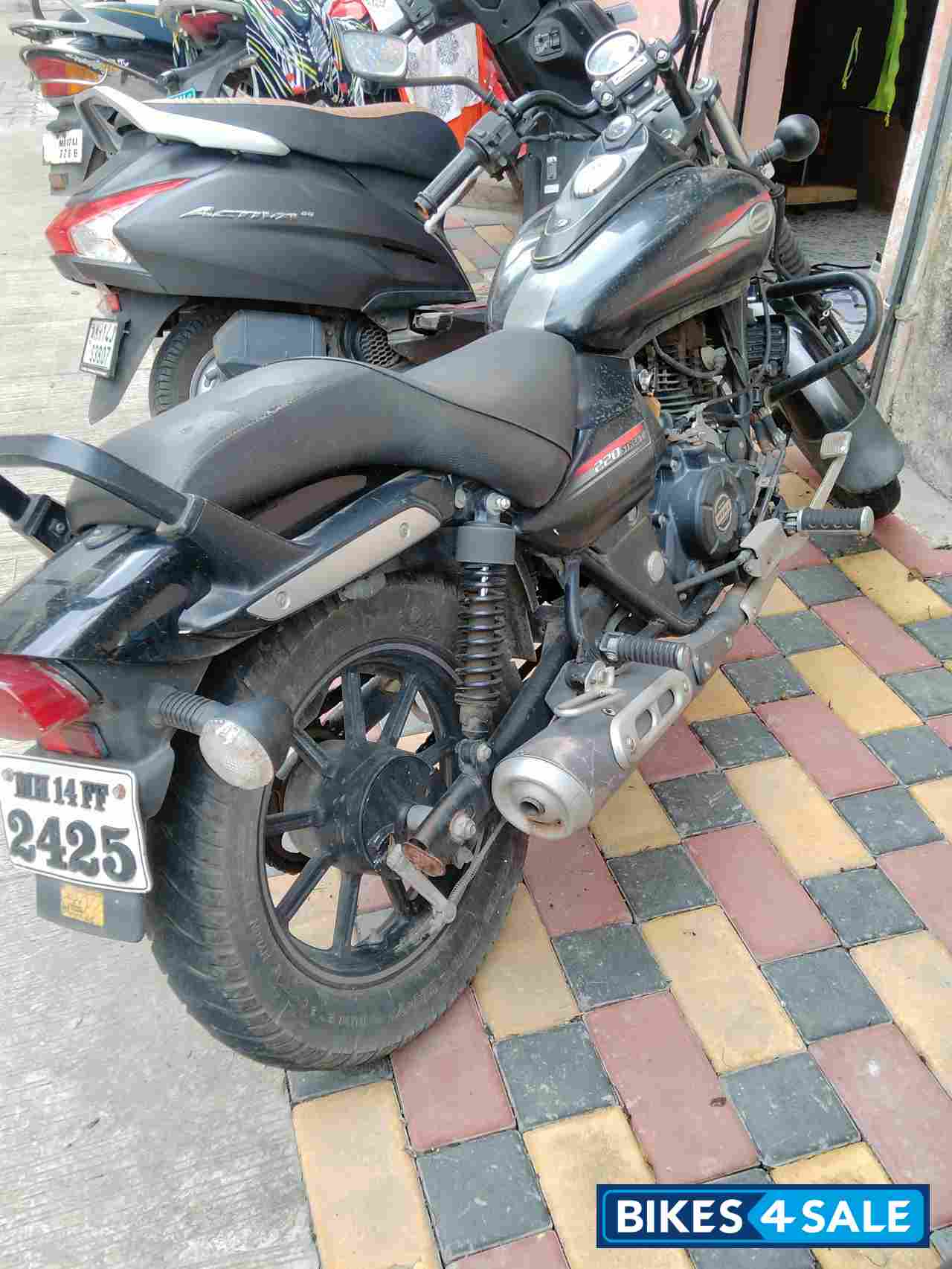 Bajaj Avenger Street 220