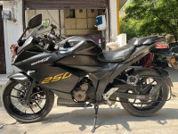 Black Suzuki Gixxer SF 250