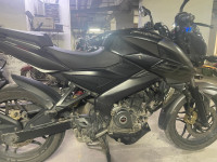 Black Bajaj Pulsar 200 NS