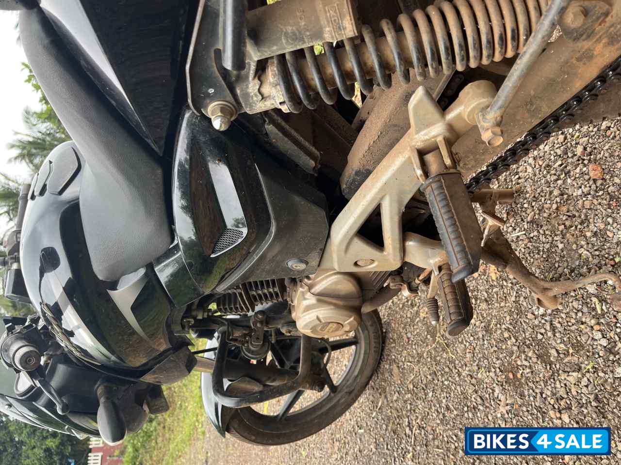 Black Bajaj Pulsar 180 DTSi