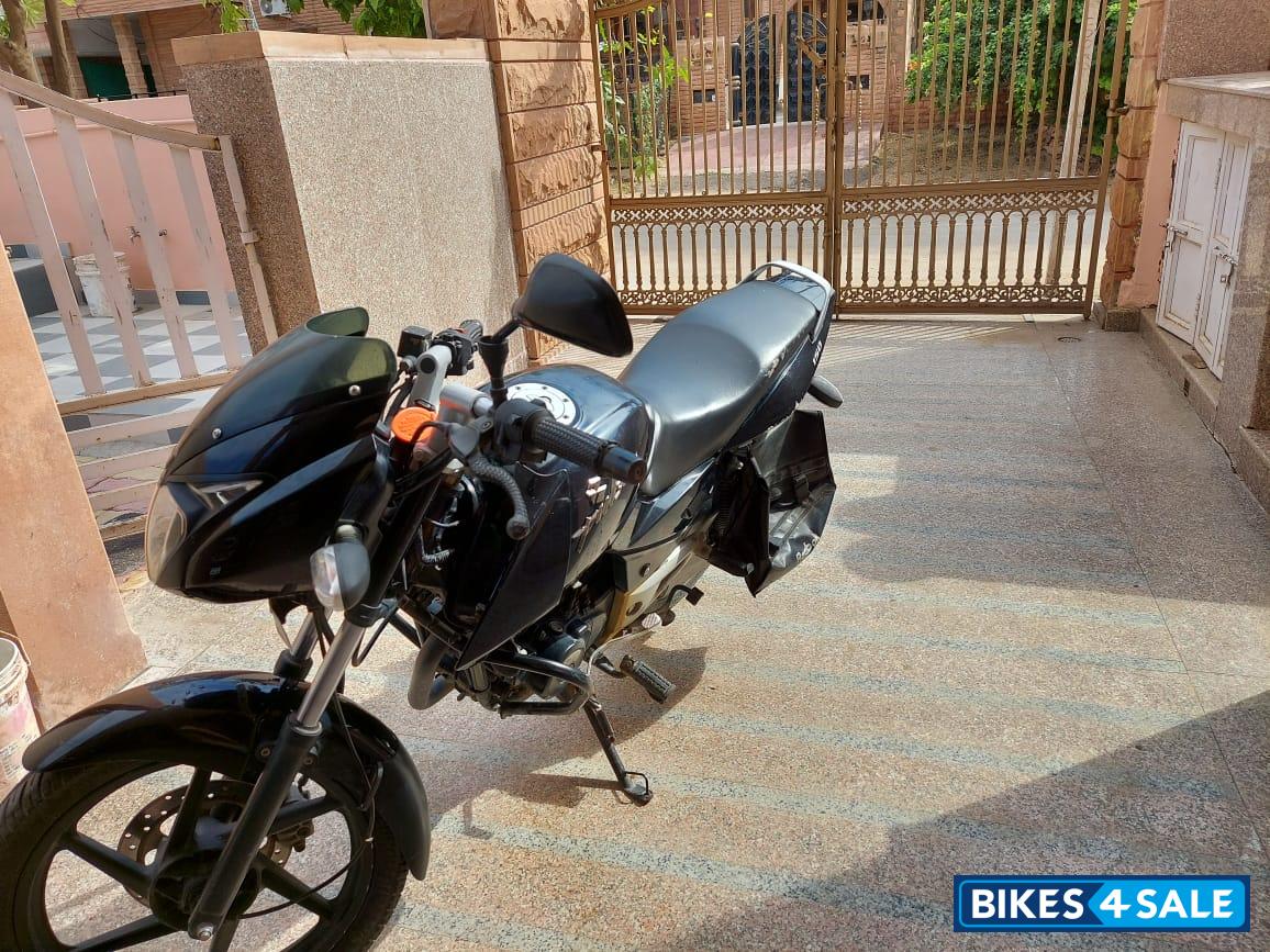 Black Bajaj Pulsar 150