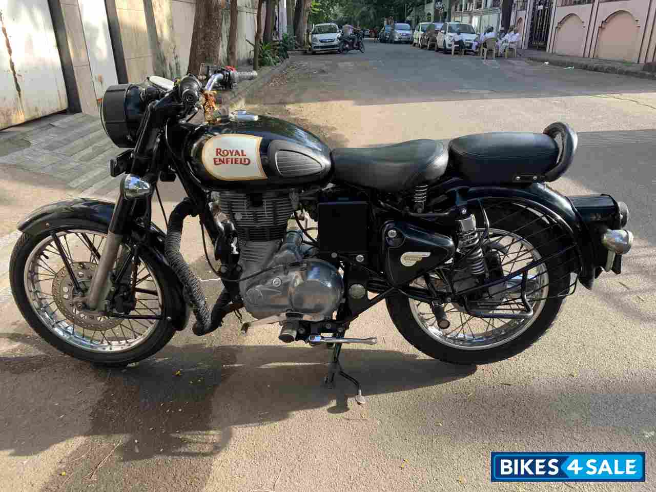 Black & White Royal Enfield Classic 350
