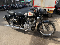 Black & White Royal Enfield Classic 350