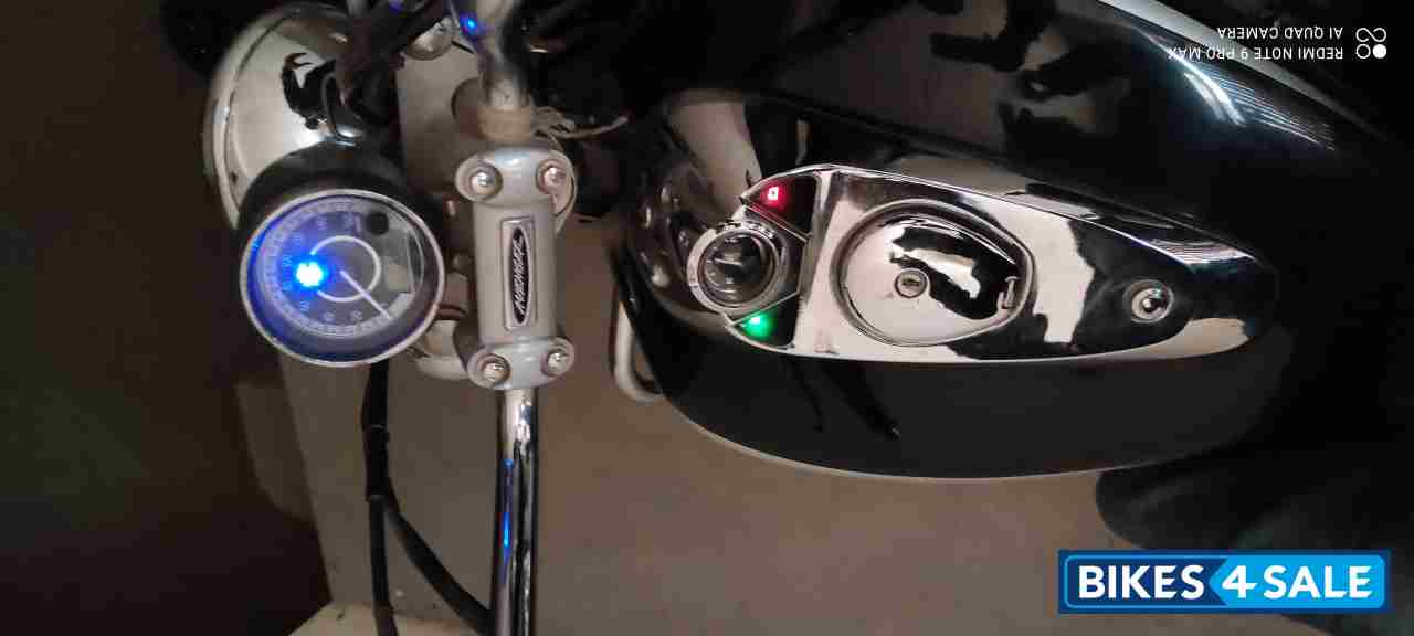 Bajaj Avenger Cruise 220