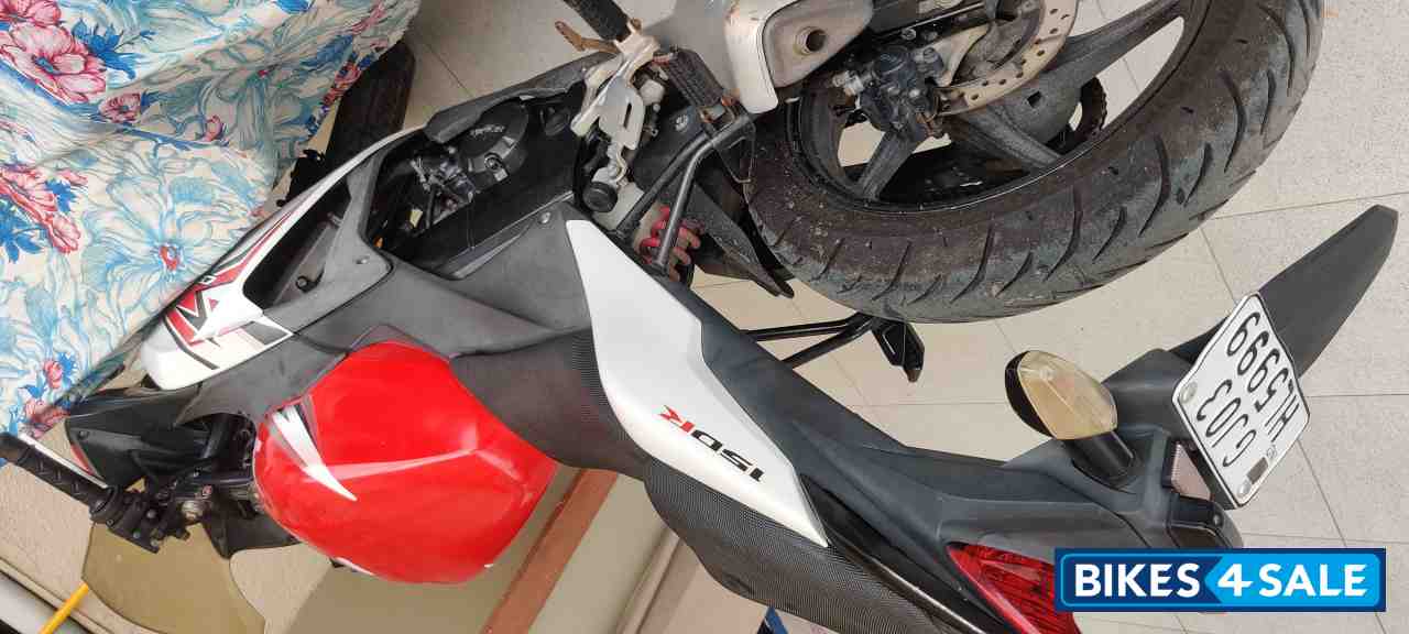 Red Honda CBR 150R
