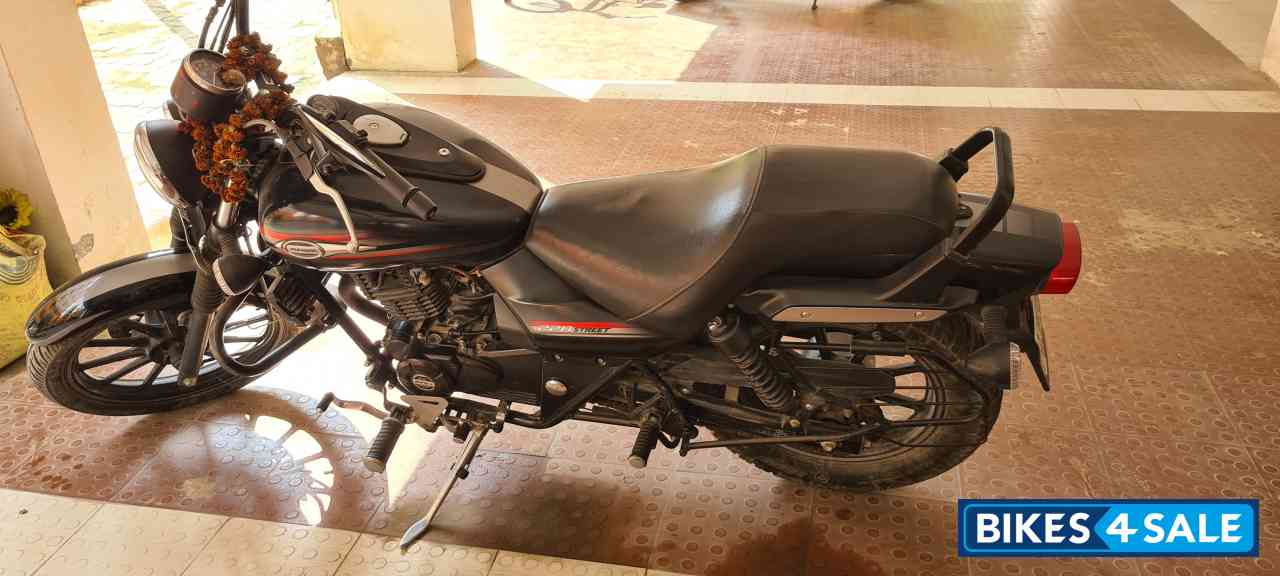 Mat Black Bajaj Avenger Street 220