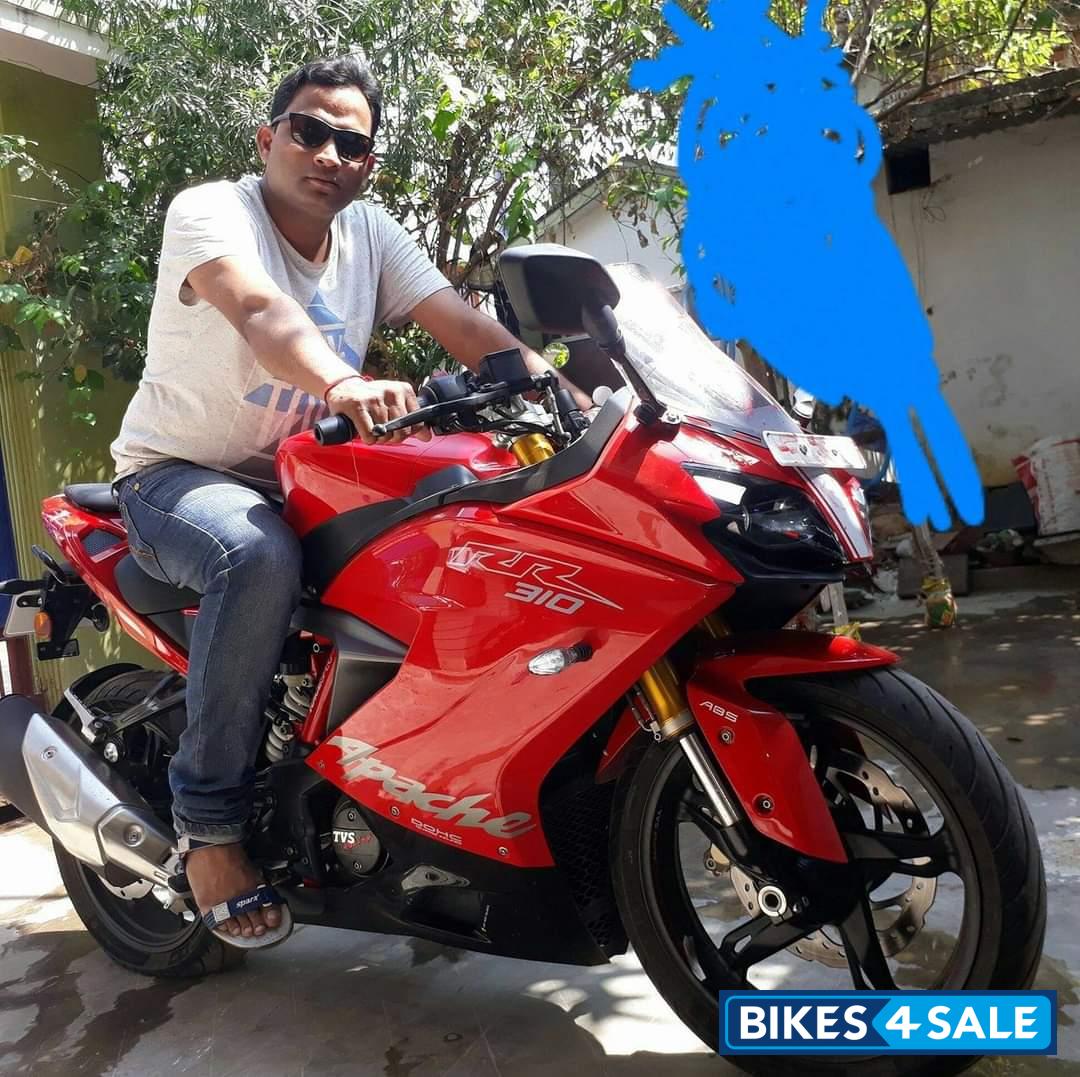 Red TVS Apache RR 310 2020