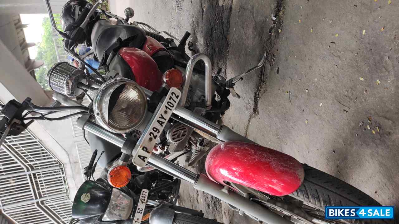 Bajaj Avenger 220 DTS-i