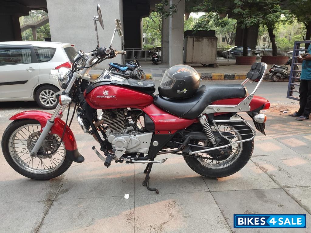 Bajaj Avenger 220 DTS-i