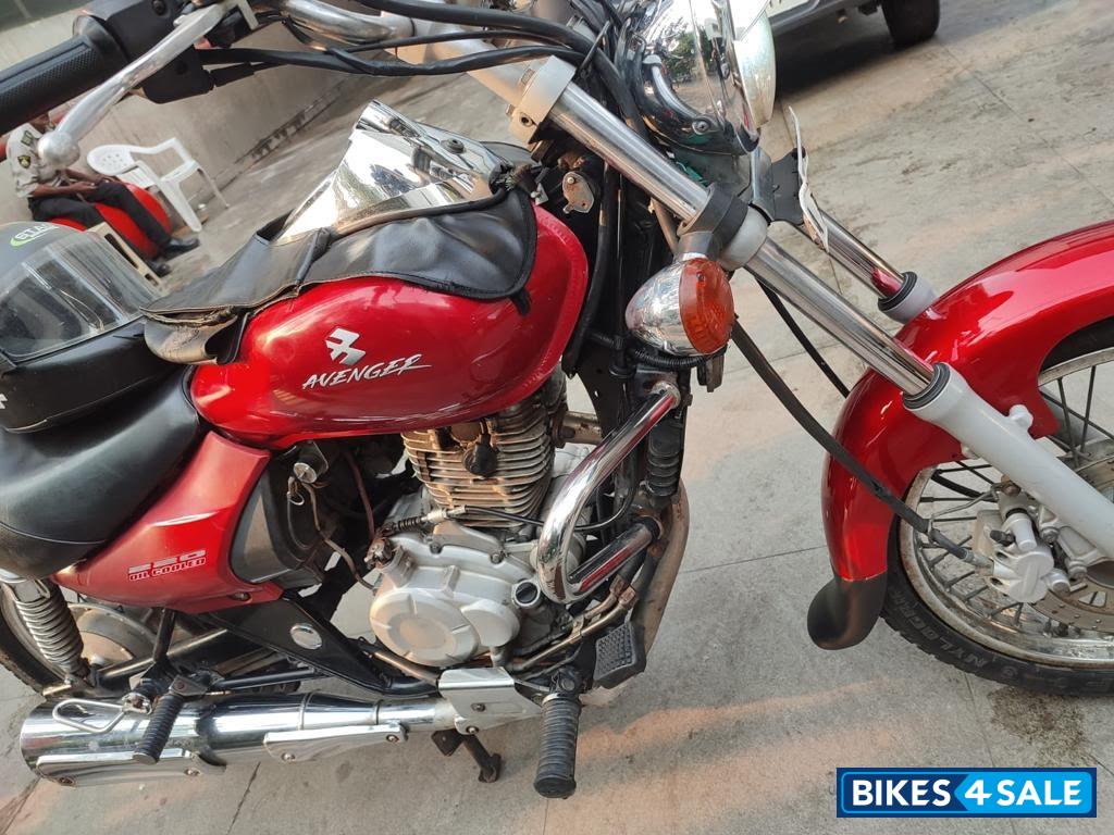 Bajaj Avenger 220 DTS-i