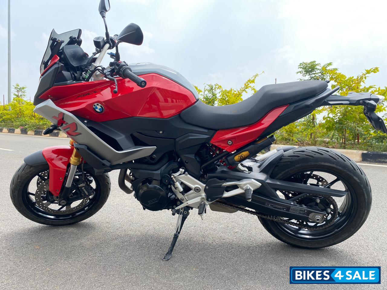 Racing Red BMW F 900 XR Pro