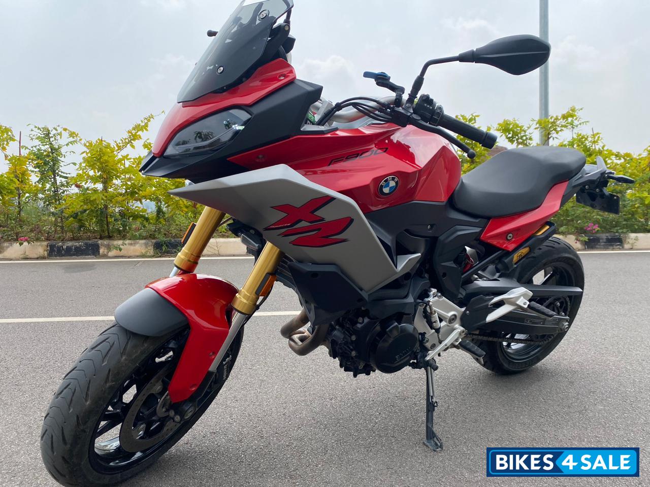 Racing Red BMW F 900 XR Pro