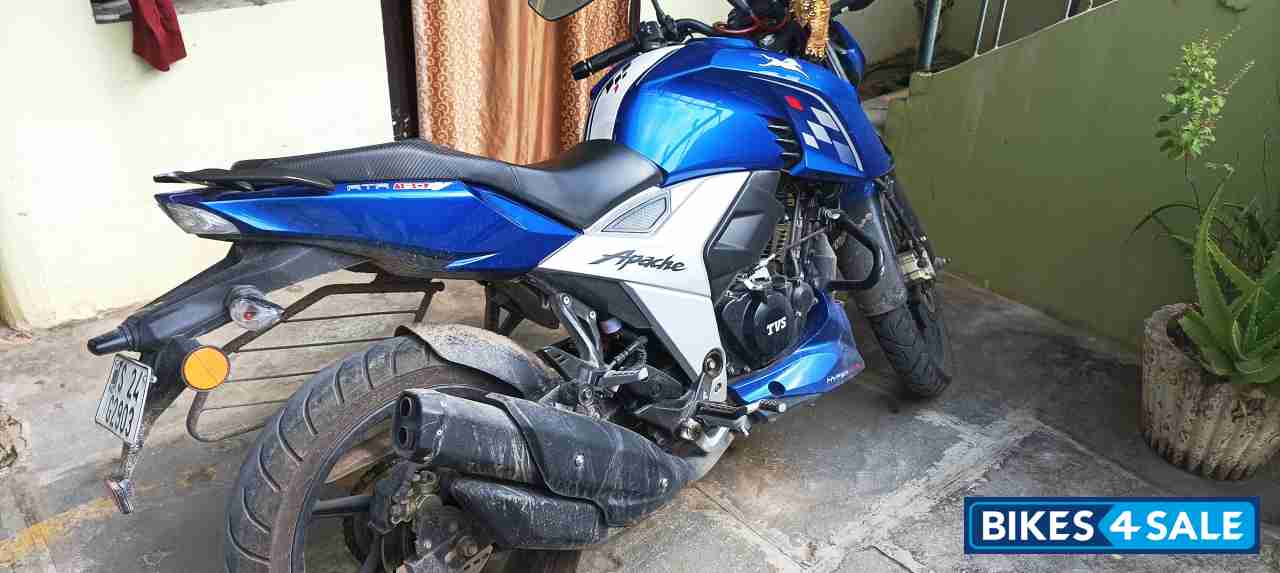 TVS Apache RTR 160 4V BS6