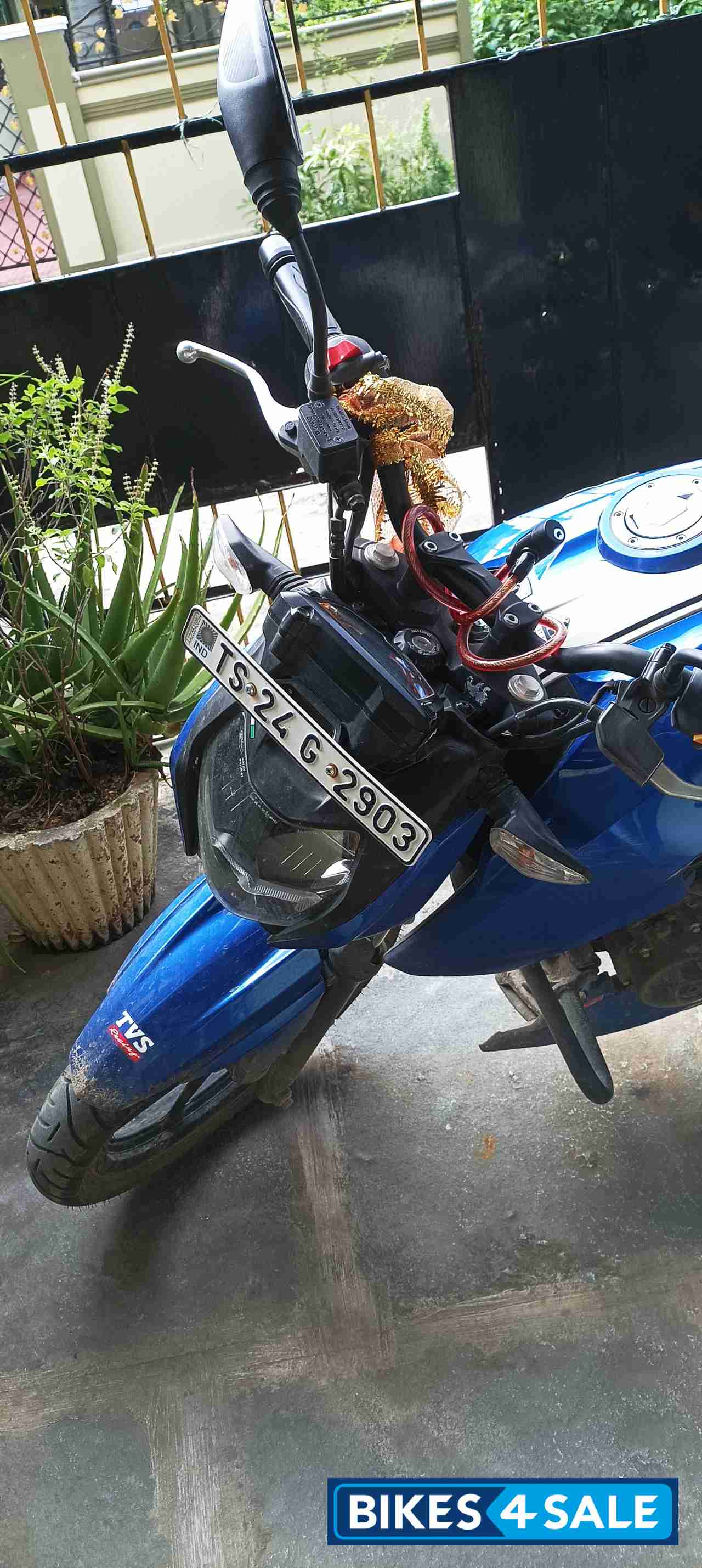 TVS Apache RTR 160 4V BS6