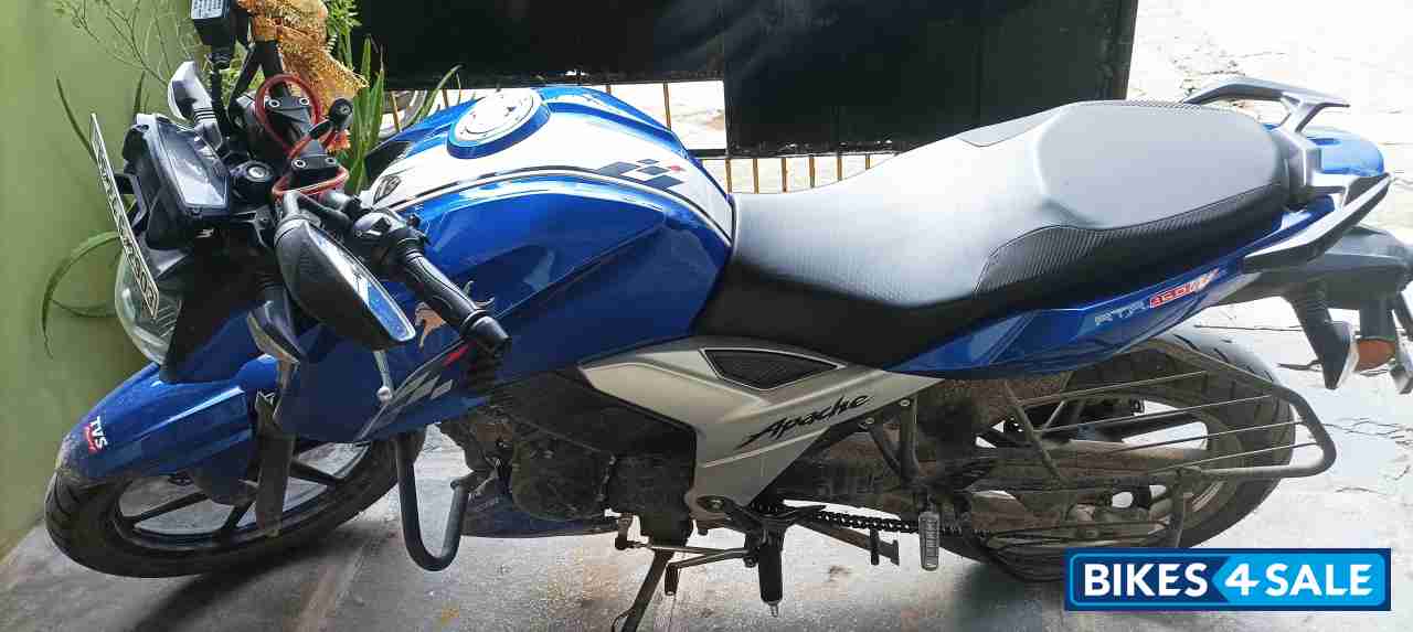 TVS Apache RTR 160 4V BS6