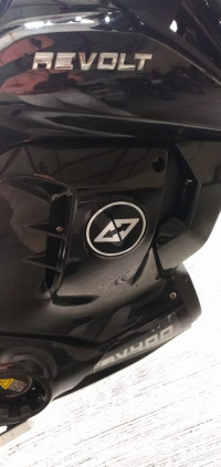 Revolt RV 400