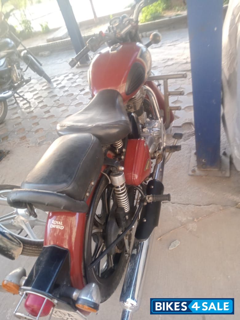 Chestnut Royal Enfield Classic 350