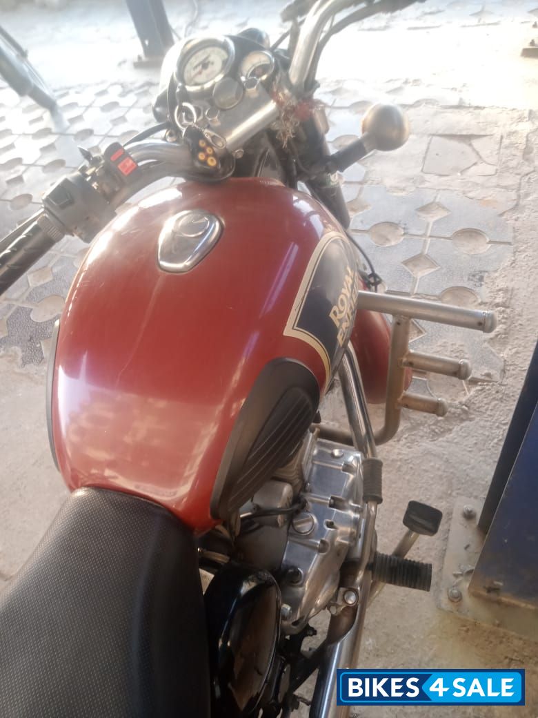 Chestnut Royal Enfield Classic 350