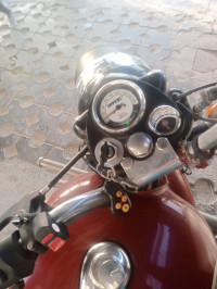 Chestnut Royal Enfield Classic 350