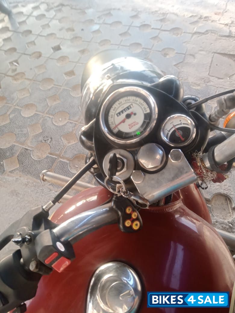 Chestnut Royal Enfield Classic 350