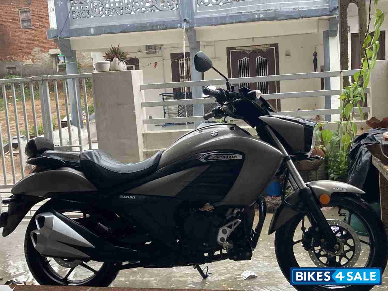 Suzuki Intruder 150