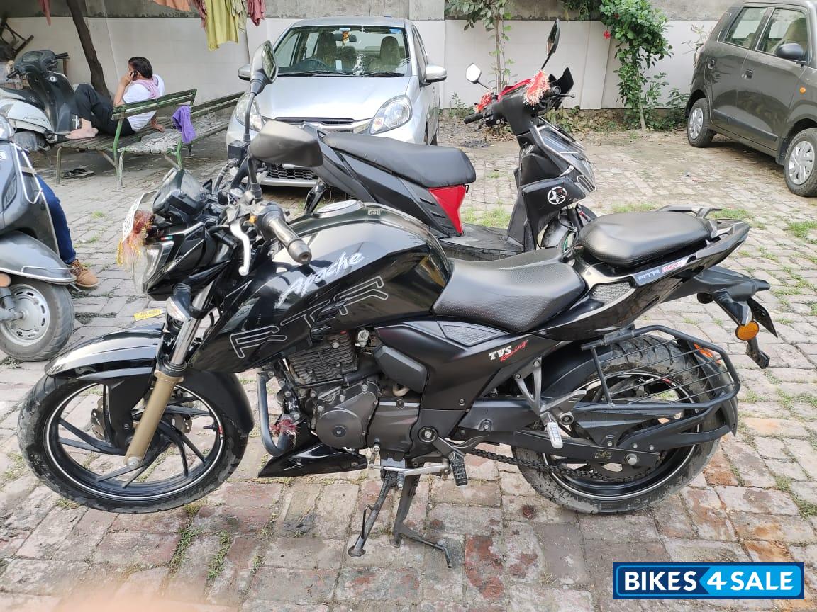 Black TVS Apache RTR 200 4V