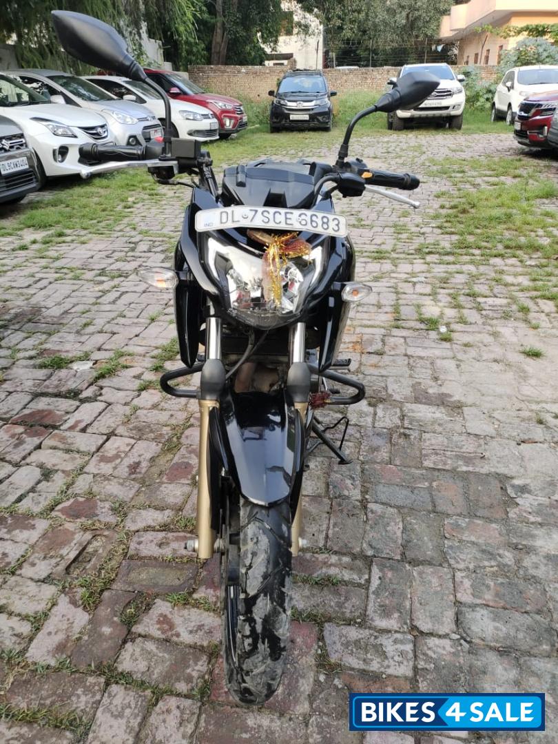 Black TVS Apache RTR 200 4V