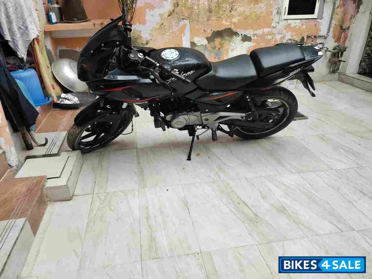 Bajaj Pulsar 220 DTSi