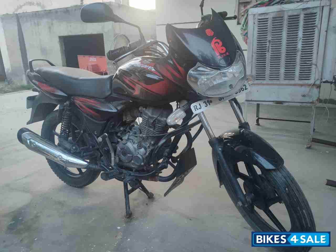 Black Red Bajaj Discover 125