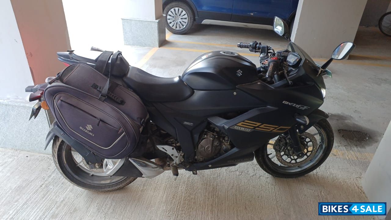 Black Suzuki Gixxer SF 250 BS6