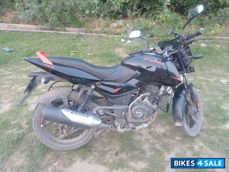 Bajaj Pulsar 125 Neon
