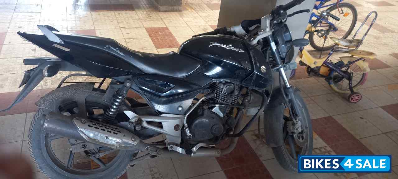 Black Bajaj Pulsar 150