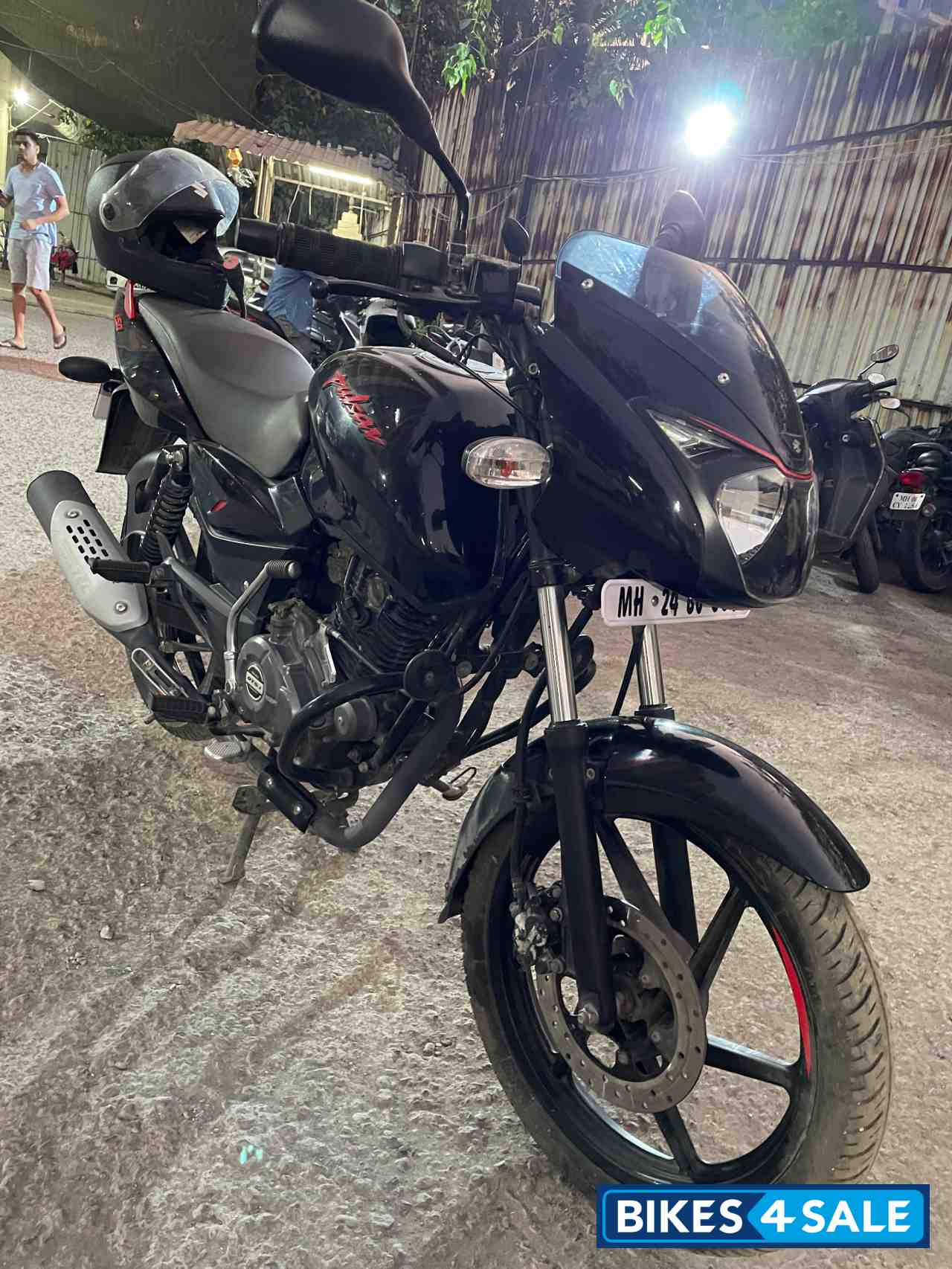 Ebony Black Red Bajaj Pulsar 150 DTSi
