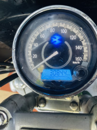 Black Bajaj Avenger Cruise 220