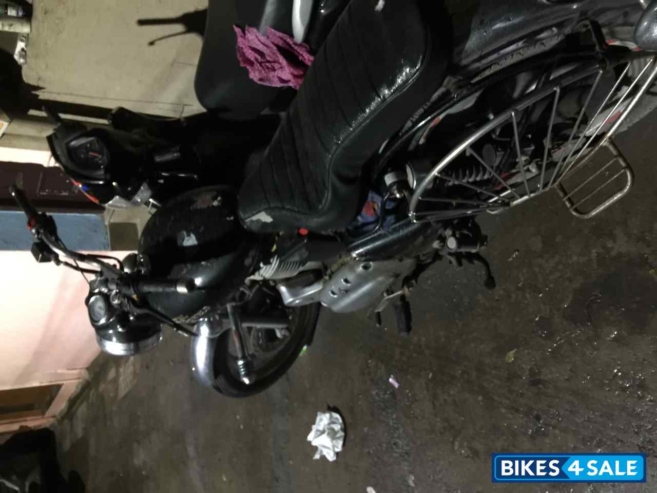 Black Royal Enfield Bullet 350