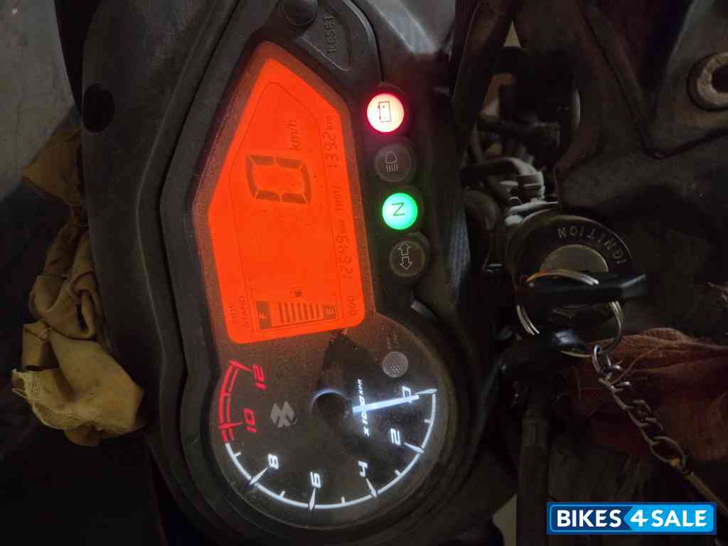 Bajaj Pulsar 150 Neon