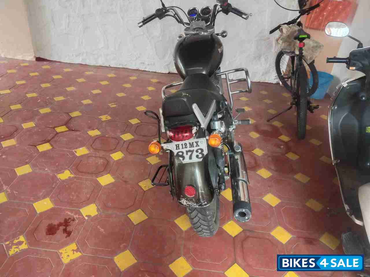 Green Royal Enfield Thunderbird 350