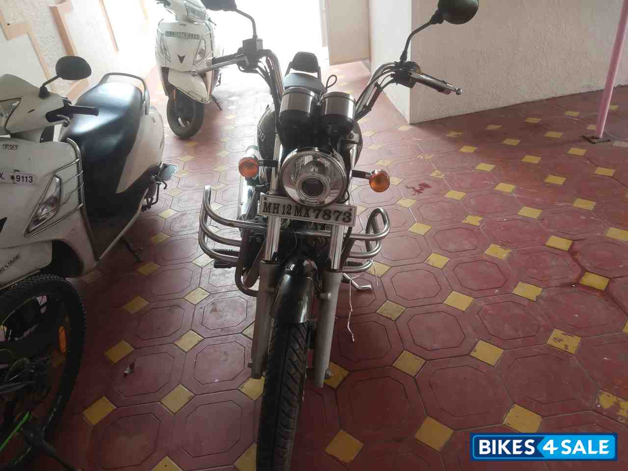 Green Royal Enfield Thunderbird 350 Green Royal Enfield Thunderbird 350