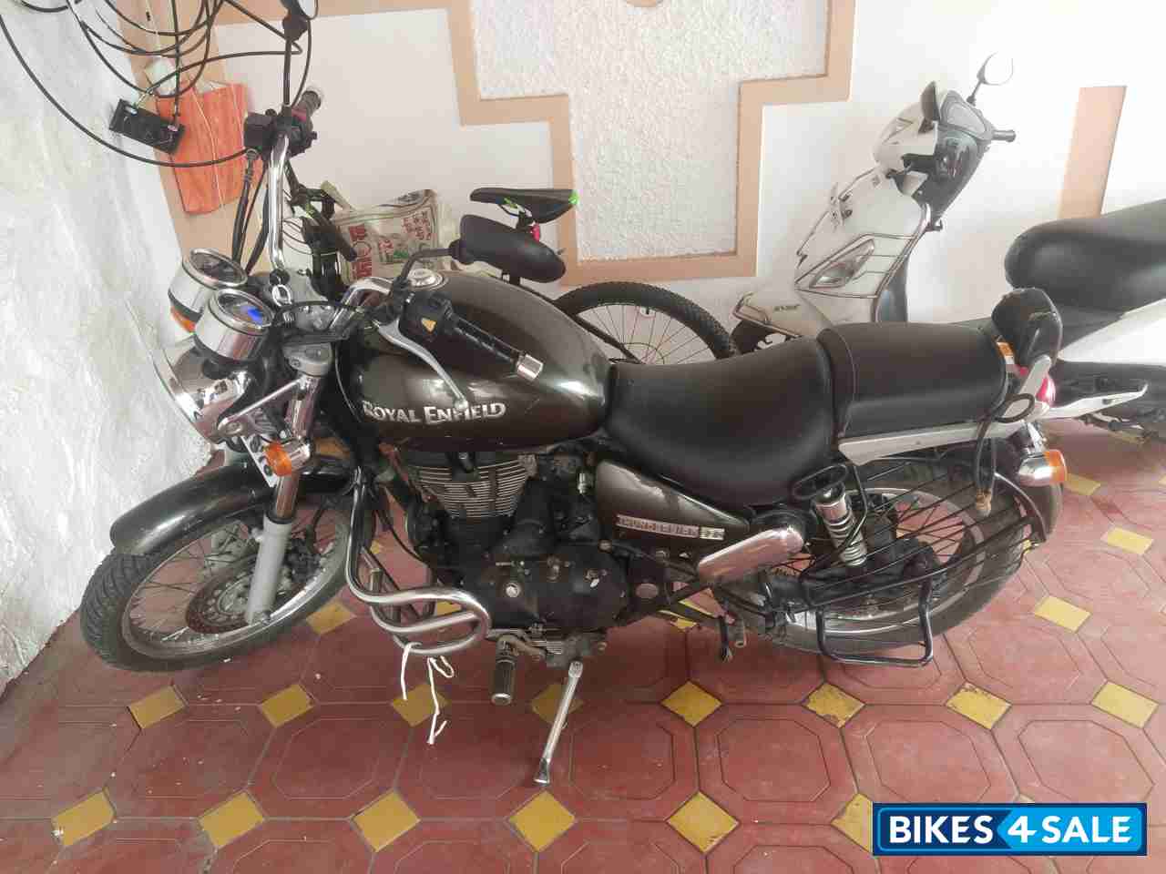 Green Royal Enfield Thunderbird 350 Green Royal Enfield Thunderbird 350