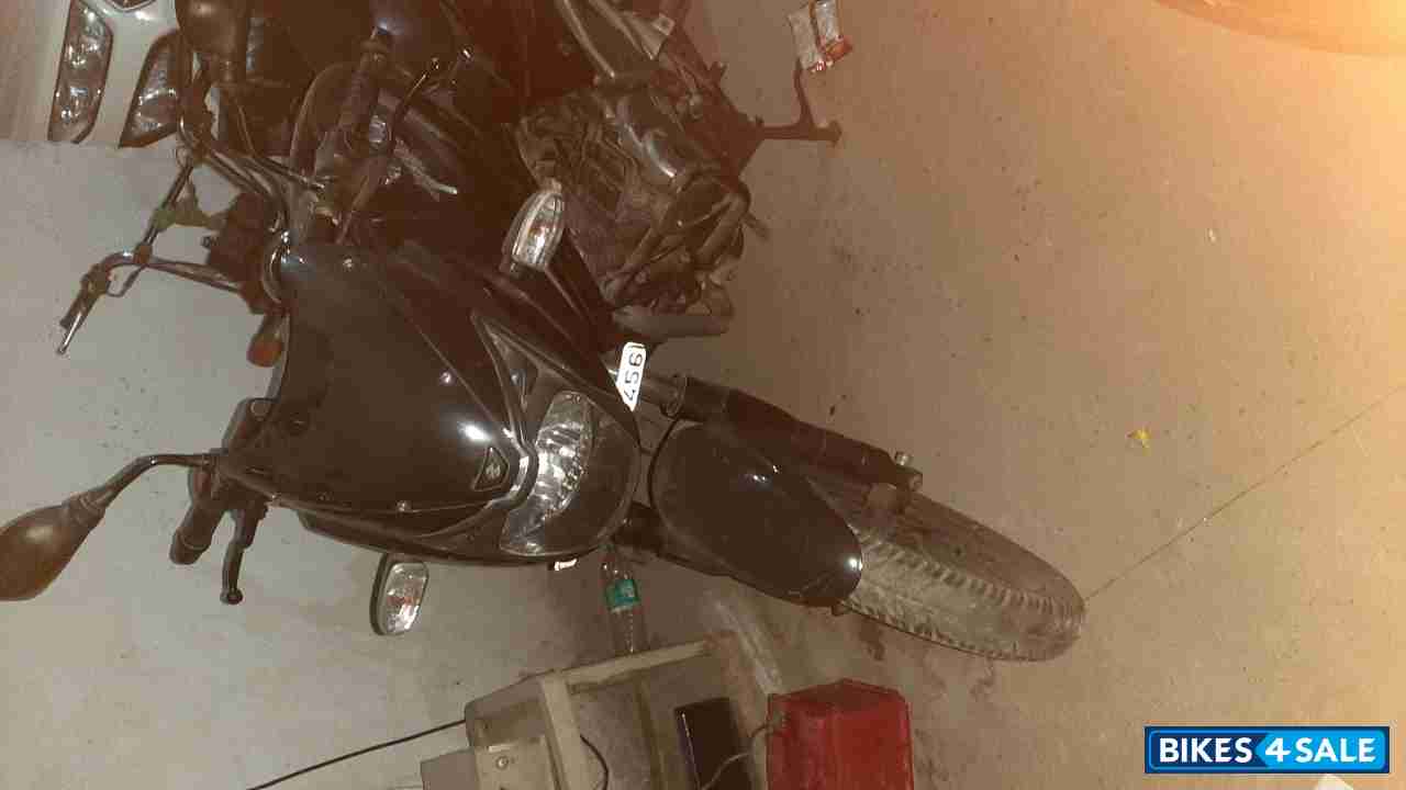 Black Bajaj Pulsar 180