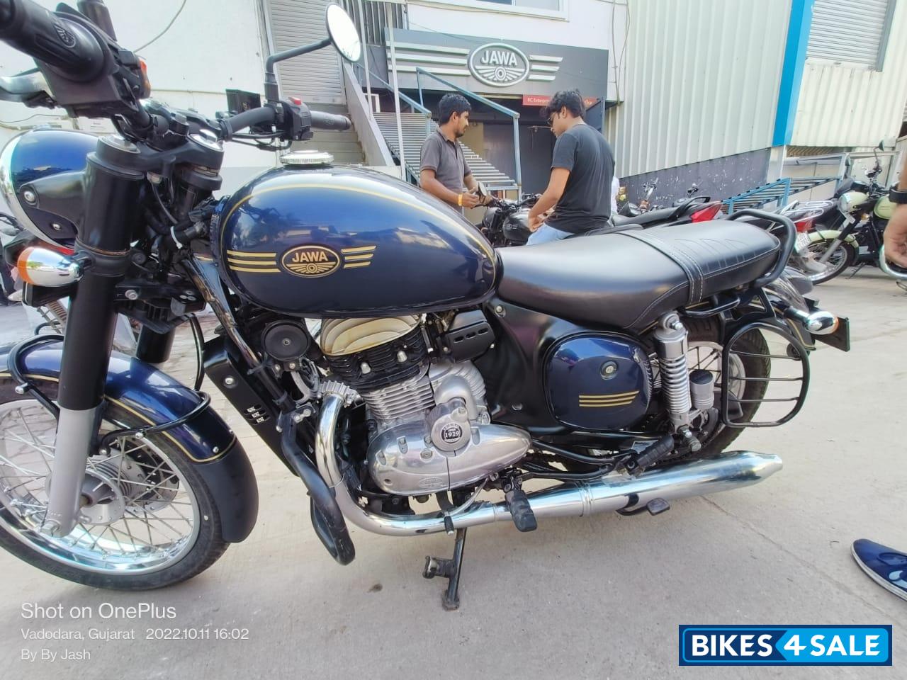 Nebula Blue Jawa 42 Dual Channel ABS AllStar Black