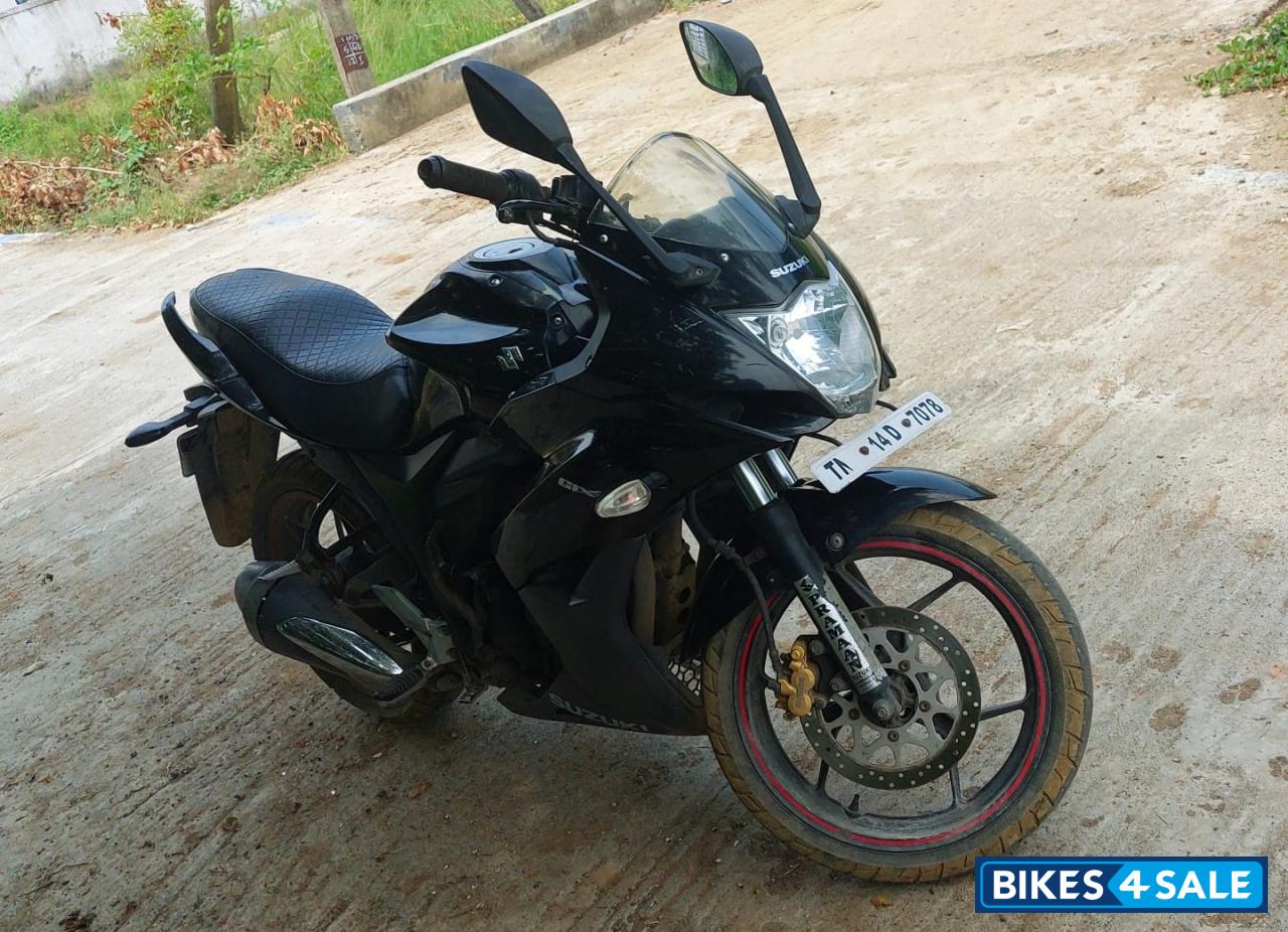Suzuki Gixxer SF