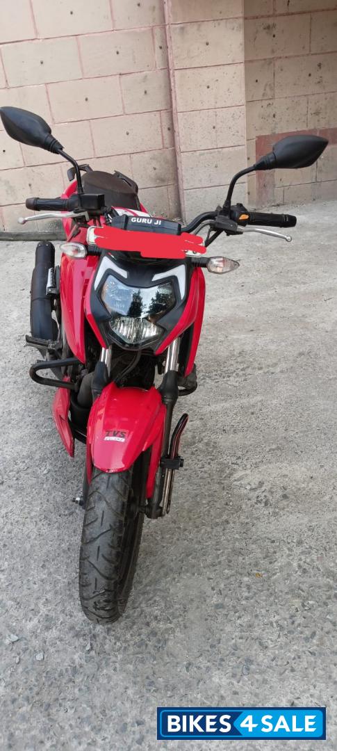 Red TVS Apache RTR 160 4V