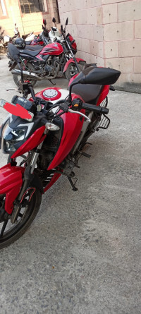 Red TVS Apache RTR 160 4V