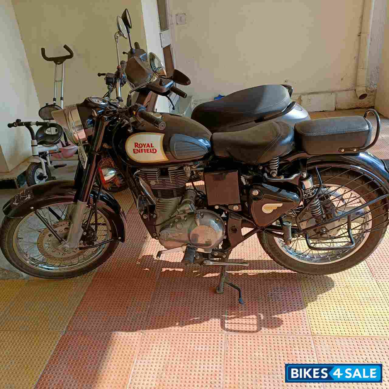 Black Royal Enfield Classic 350