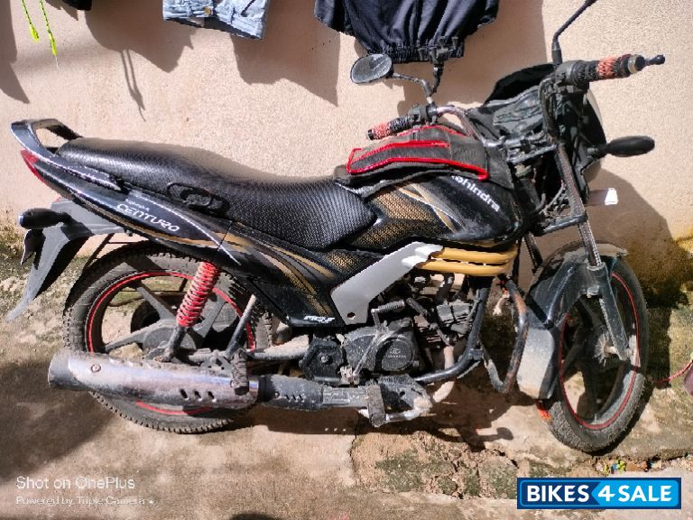 Black Mahindra Centuro